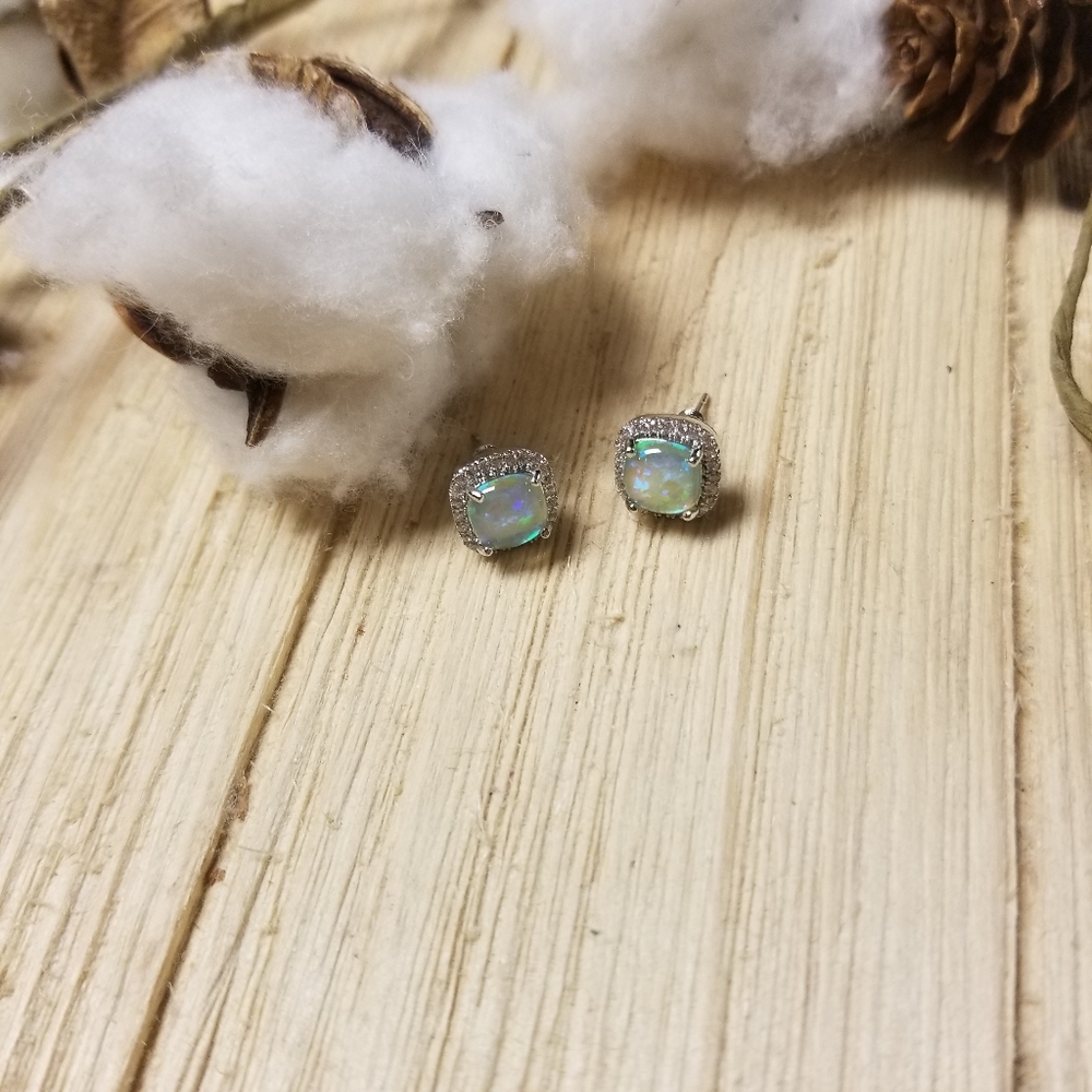 🌋🌋HOST PICK🌋🌋 Light Green GenuineOpal Cushion Cut Earrings in SILVER plating - Picture 7 of 13